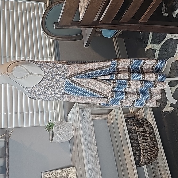 Davi & Dani bohemian flowy midi dress - Picture 2 of 5